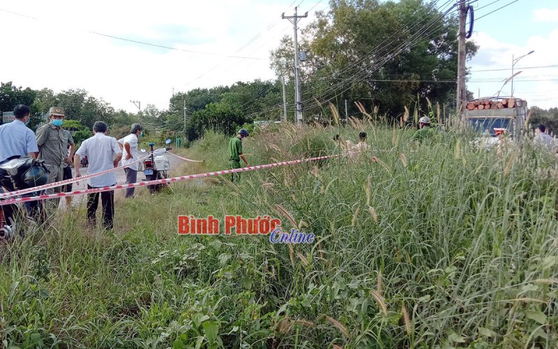 Phát hiện người đàn ông tử vong dưới mương nước