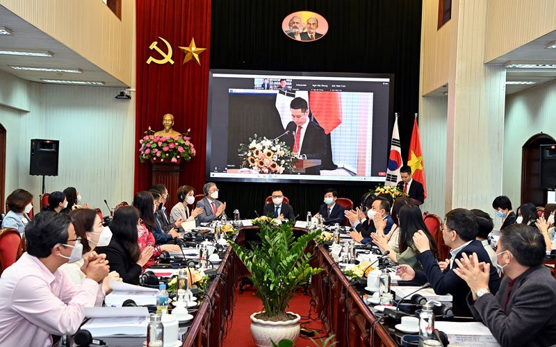 Quản trị khủng hoảng thông tin trong bối cảnh đại dịch Covid-19