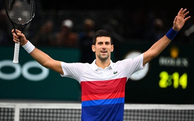 Tay vợt số một thế giới Novak Djokovic lần thứ 6 vô địch Paris Masters