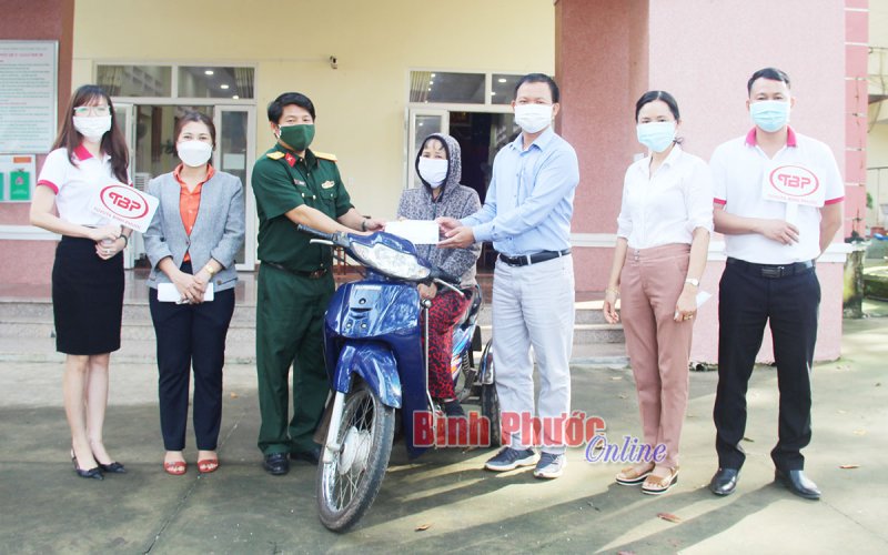 TOYOTA Bình Phước chung tay vì người nghèo