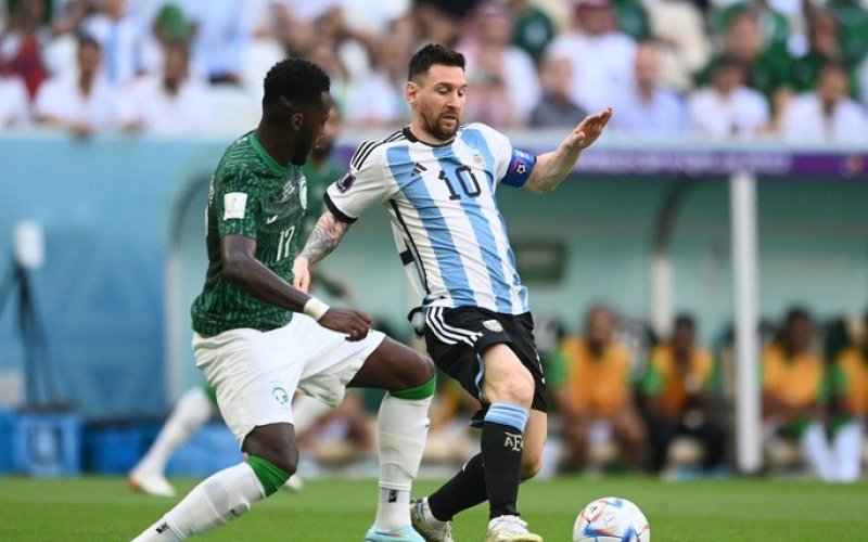 Argentina thua sốc Ả Rập Saudi trận đầu ra quân World Cup 2022
