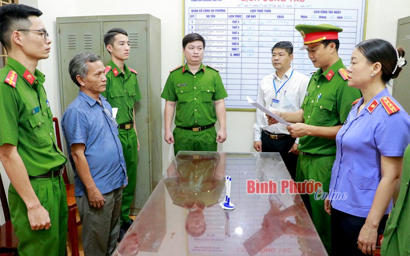 Bình Phước: Khởi tố, bắt tạm giam 2 đối tượng buôn lậu hạt điều