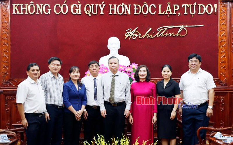 Bình Phước: Lãnh đạo tỉnh trao quyết định bổ nhiệm lại và điều động cán bộ