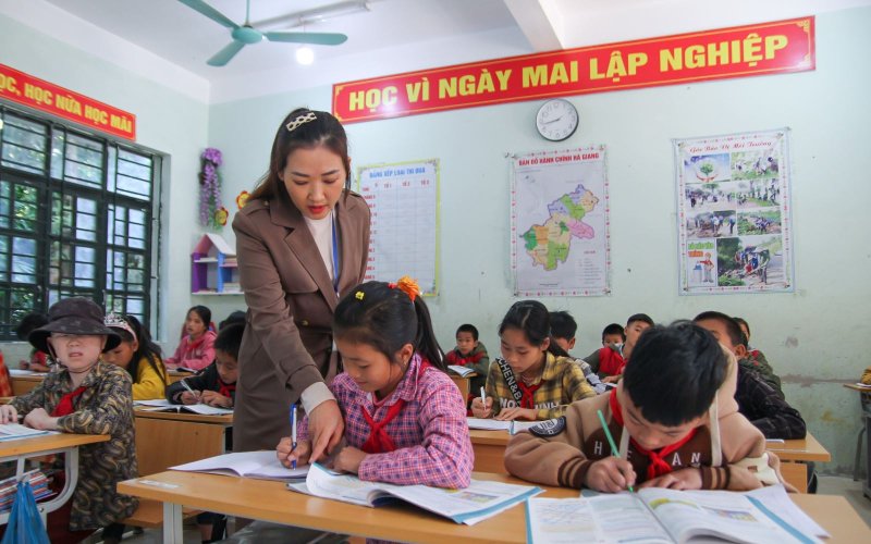 Bộ trưởng Bộ GD&ĐT Nguyễn Kim Sơn: Ghi nhận những nỗ lực của thầy cô trong công cuộc đổi mới giáo dục