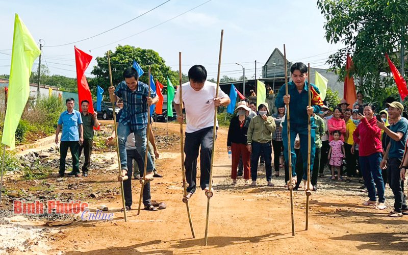 Bù Đốp: Sôi nổi Ngày hội đại đoàn kết toàn dân tộc ở xã Phước Thiện