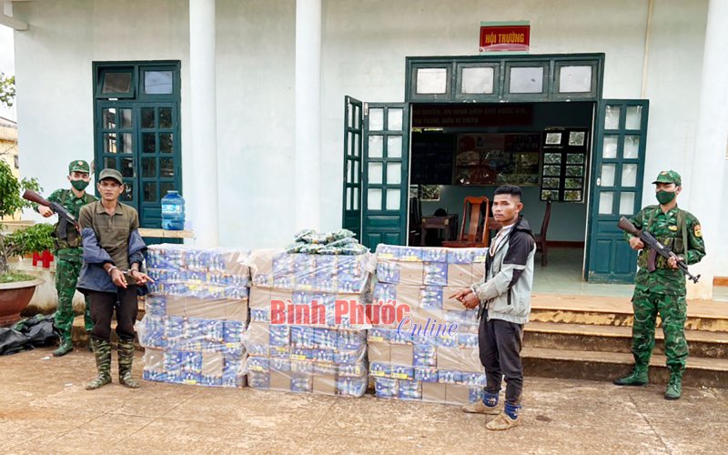 Bù Gia Mập: 2 đối tượng vận chuyển hàng cấm bỏ chạy đã ra đầu thú