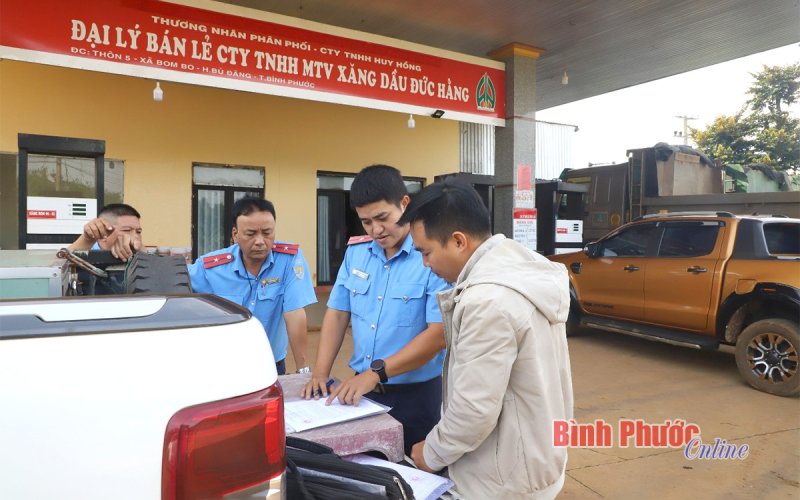 Cam kết thực hiện nghiêm về xếp hàng hóa trên xe