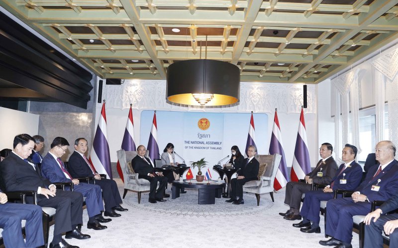 Chủ tịch nước Nguyễn Xuân Phúc hội kiến Chủ tịch Quốc hội Thái Lan