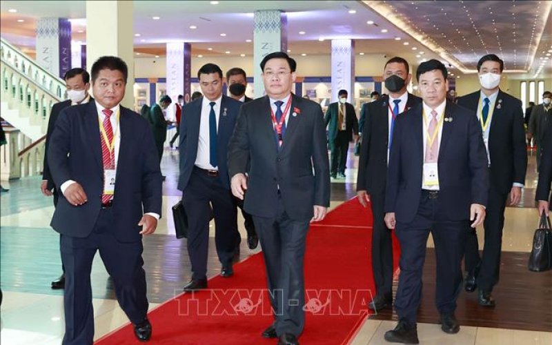 Chủ tịch Quốc hội dự Phiên họp toàn thể thứ nhất AIPA-43