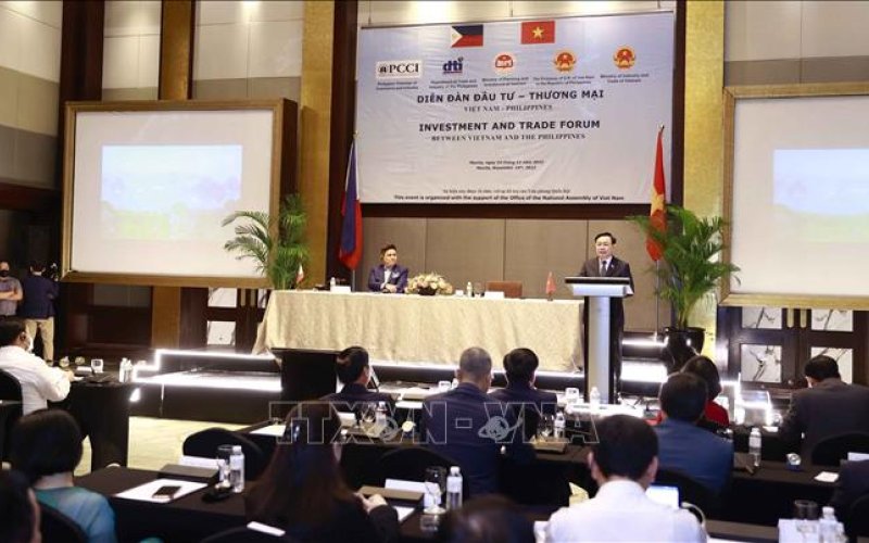 Chủ tịch Quốc hội Vương Đình Huệ dự Diễn đàn đầu tư - thương mại Việt Nam - Philippines