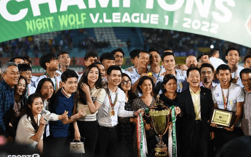 CLB H&agrave; Nội l&ecirc;n ng&ocirc;i v&ocirc; địch V.League 2022
