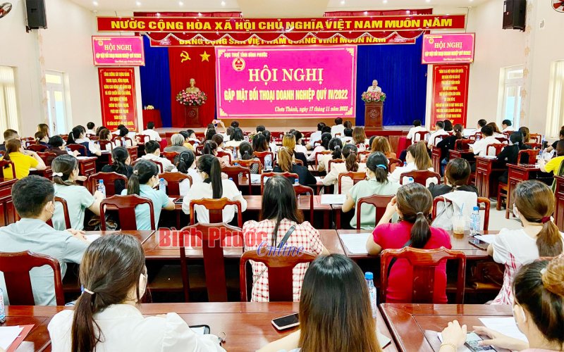 Cục Thuế Bình Phước đối thoại với doanh nghiệp 