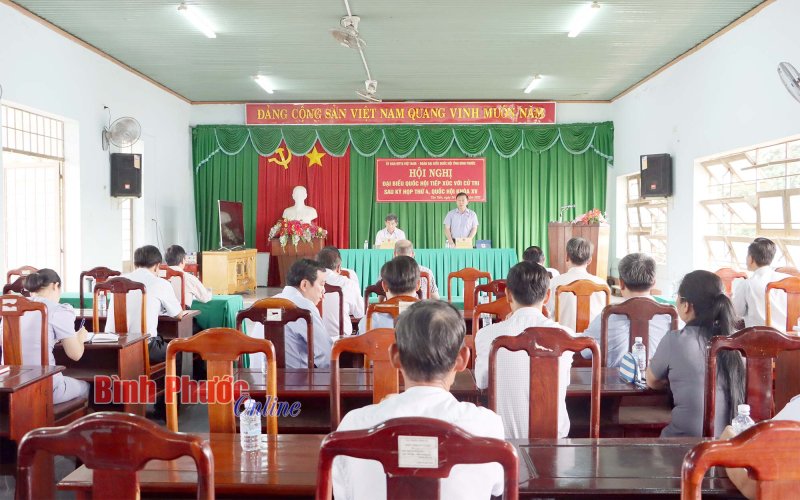 Đại biểu Quốc hội tiếp xúc với cử tri huyện Bù Đốp