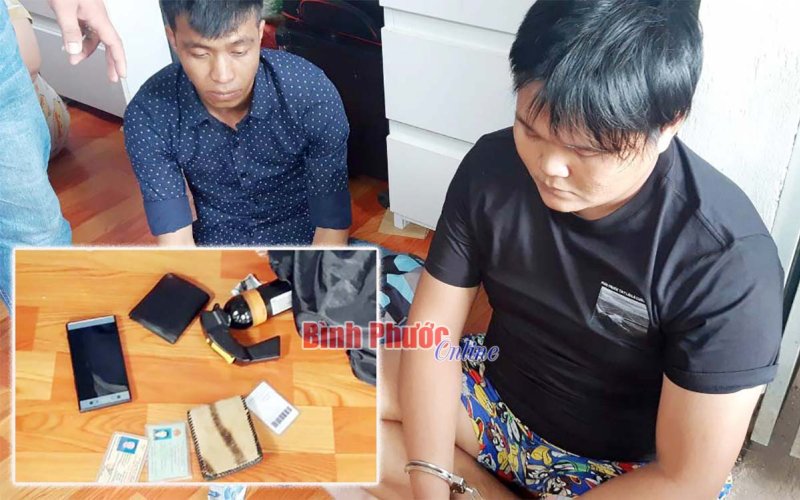 Đồng Xoài: Bắt khẩn cấp 2 đối tượng cướp giật dây chuyền trên đường