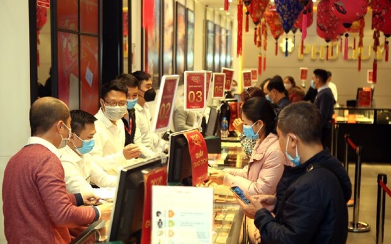 Giá vàng SJC tăng mạnh, chênh lệch với thế giới ở mức rất cao