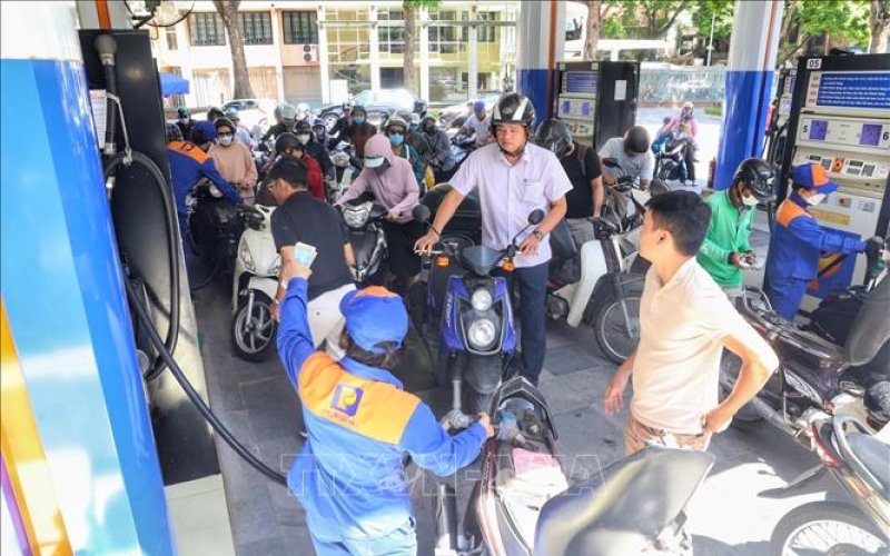 Giá xăng dầu tiếp tục tăng nhẹ