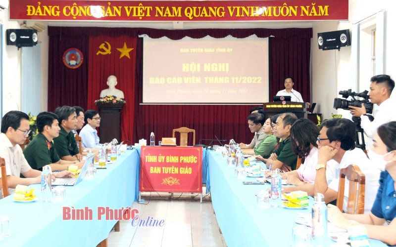 Hội nghị báo cáo viên tháng 11-2022