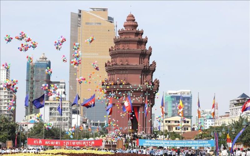 Lãnh đạo Đảng, Nhà nước Việt Nam chúc mừng 69 năm Ngày độc lập của Vương quốc Campuchia