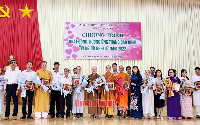 Lộc Ninh phát động Tháng cao điểm “Vì người nghèo” năm 2022