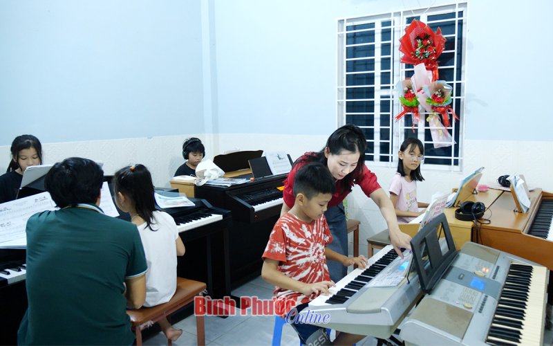 Người 'thắp lửa' tâm hồn bằng âm nhạc