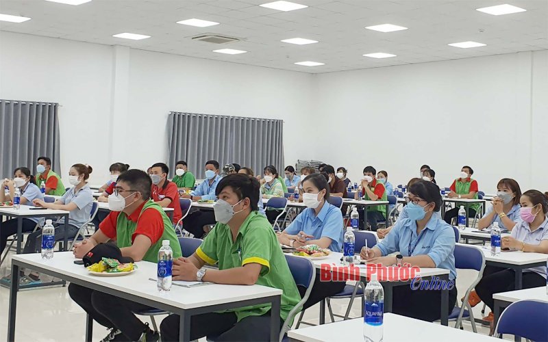 Phát triển đảng trong doanh nghiệp