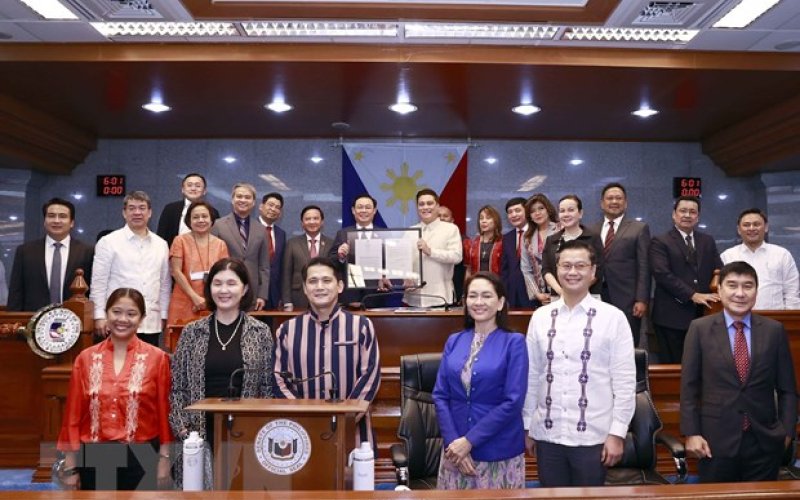 Philippines thông qua Nghị quyết tăng cường quan hệ nghị viện với VN