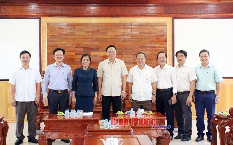 Phó Bí thư Đảng ủy Khối Doanh nghiệp Trung ương thăm huyện Phú Riềng