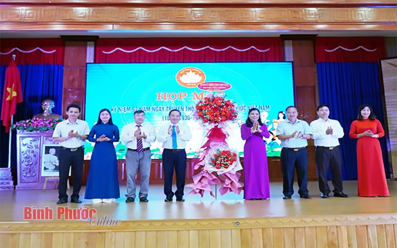 Phú Riềng: 169 căn nhà đại đoàn kết tặng hộ nghèo