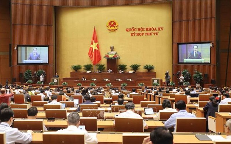 Quốc hội quyết nghị tăng lương cơ sở lên 1,8 triệu đồng từ 1-7-2023