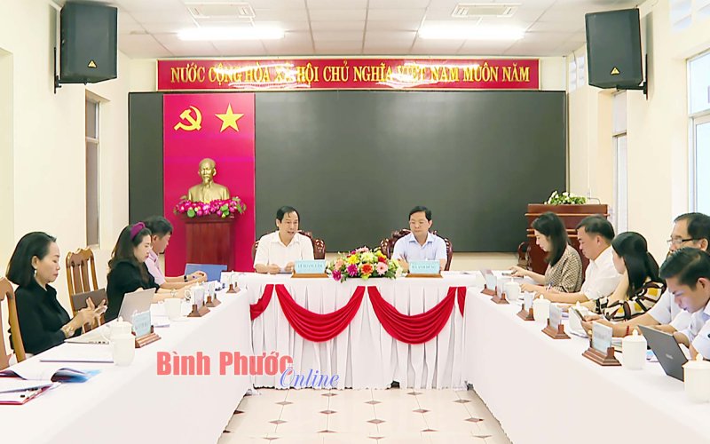 Thảo luận việc điều chỉnh mức hỗ trợ đóng BHYT cho một số đối tượng