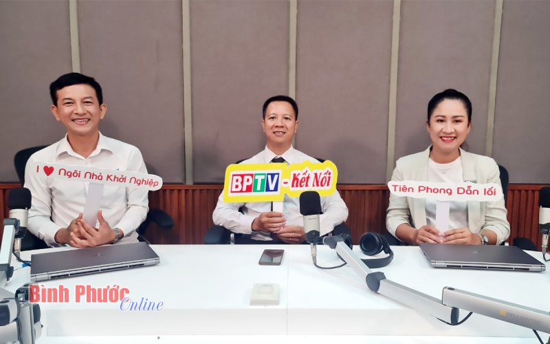 Thầy giáo bỏ phố về quê mở trung tâm ngoại ngữ