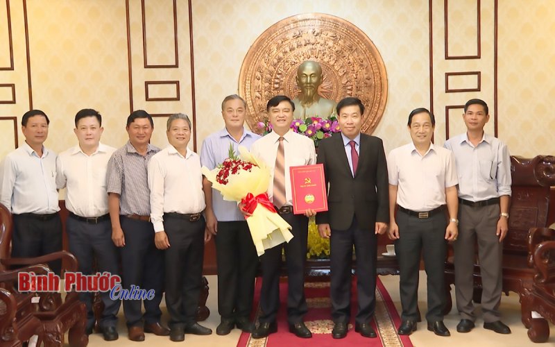 Tỉnh ủy Bình Phước trao quyết định điều động cán bộ