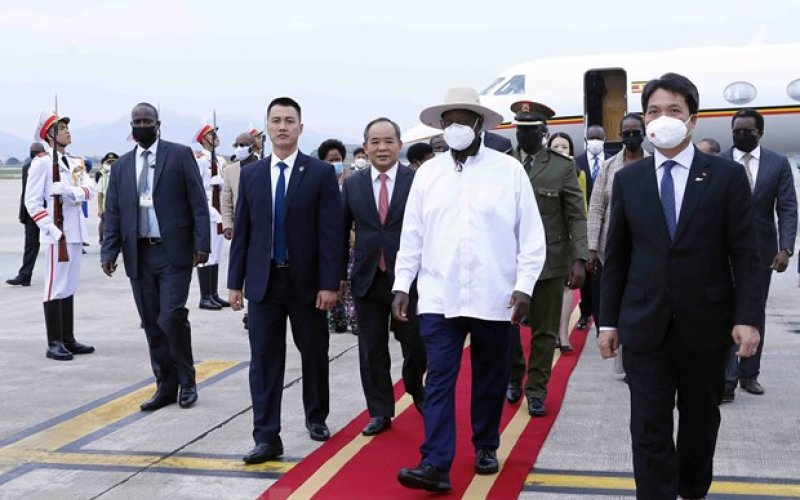 Tổng thống Cộng hòa Uganda bắt đầu thăm chính thức Việt Nam
