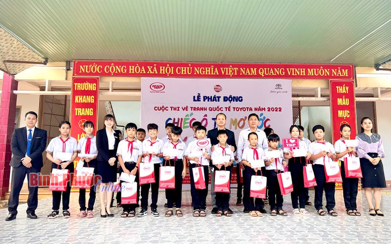 Toyota Bình Phước phát động thi vẽ tranh quốc tế, trao học bổng