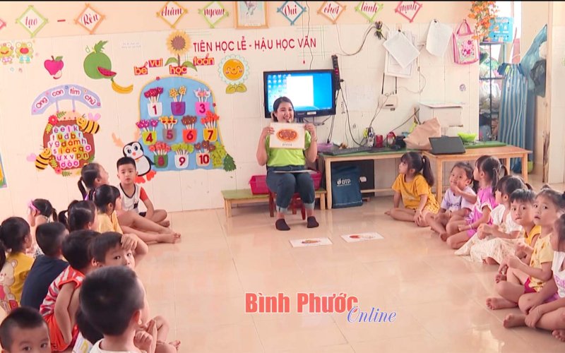 Trẻ mẫu giáo làm quen với tiếng anh: Thiết thực và kịp thời
