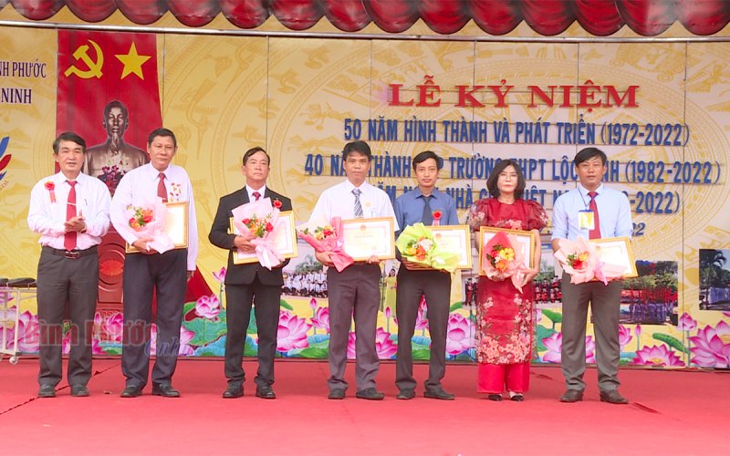 Trường THPT Lộc Ninh kỷ niệm 50 năm thành lập 