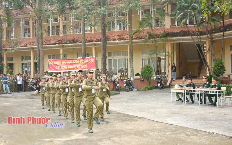 Tự hào nhịp bước quân hành
