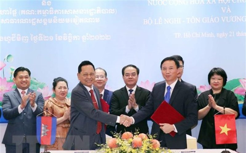 Việt Nam - Campuchia tăng cường hợp tác trong lĩnh vực tôn giáo