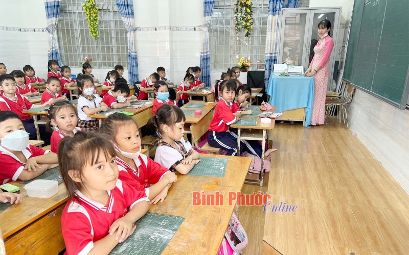 Xây dựng trường chuẩn quốc gia để nâng chất giáo dục
