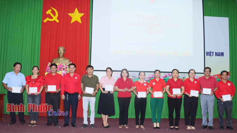 230 cán bộ hoàn thành tập huấn nghiệp vụ công tác hội chữ thập đỏ