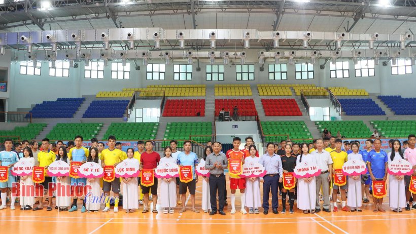 360 vận động viên tham gia giải vô địch bóng đá tỉnh Bình Phước