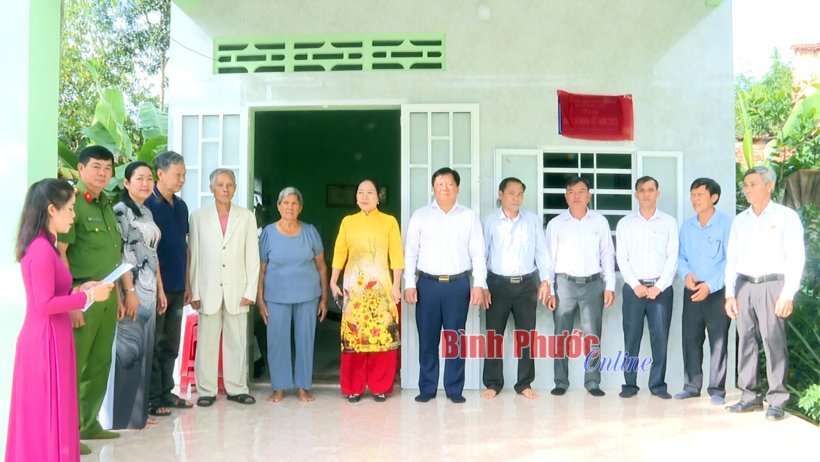 Ấm &aacute;p ng&agrave;y hội đại đo&agrave;n kết khu d&acirc;n cư ấp Thanh Hưng