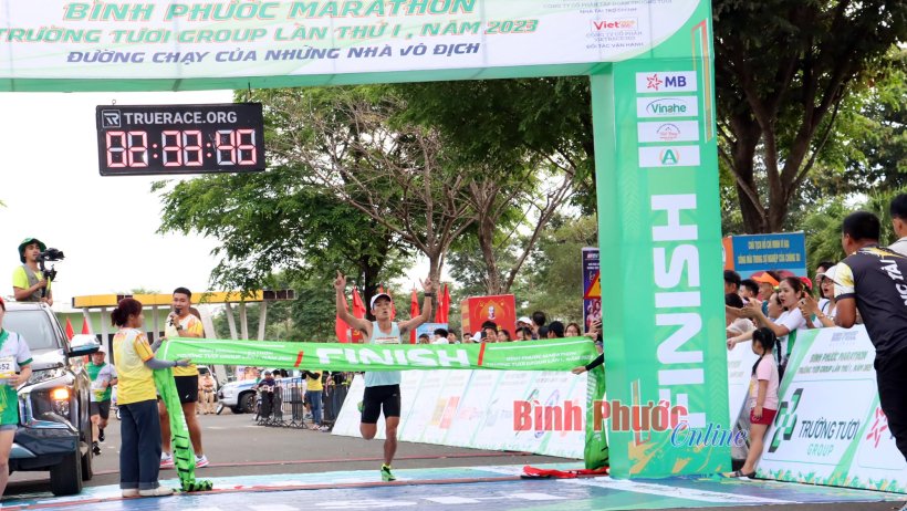Chân dung các nhà vô địch tại giải “Bình Phước marathon - Trường Tươi Group lần thứ I, năm 2023” 