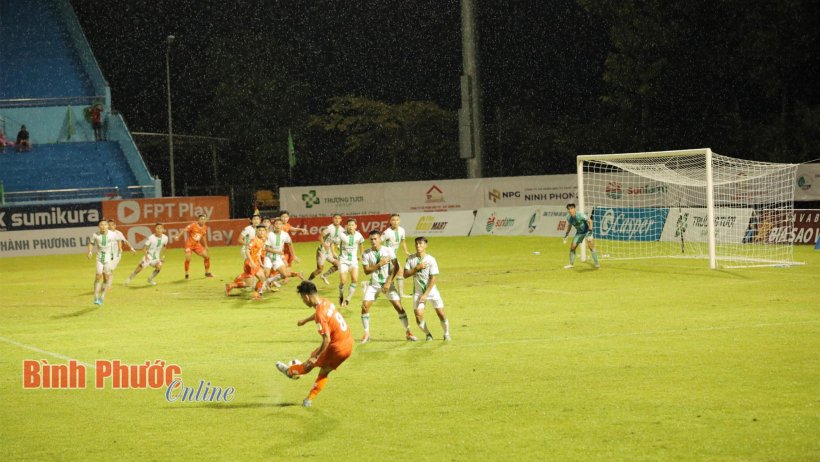 Chủ nhà Trường Tươi Bình Phước đánh rơi chiến thắng ở giây cuối cùng