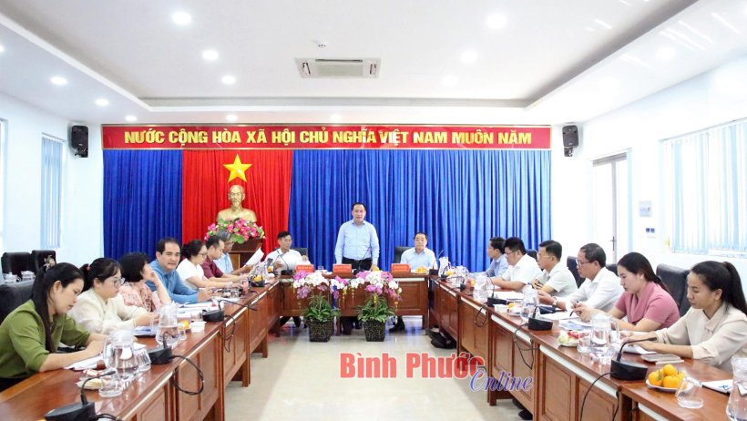 Đoàn công tác của Cục Người có công làm việc tại huyện Phú Riềng