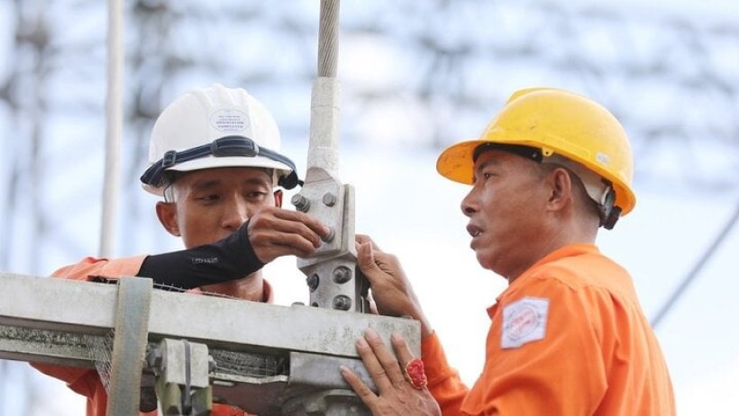 Giá điện tăng 4,5%, lên 2.006 đồng/kWh từ hôm nay