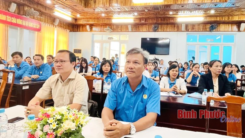 Hơn 100 cán bộ công đoàn cơ sở được tập huấn sử dụng mạng xã hội