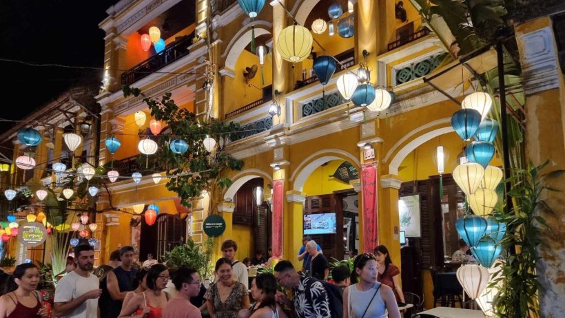 Làm gì để du lịch Việt Nam khởi sắc bền vững?