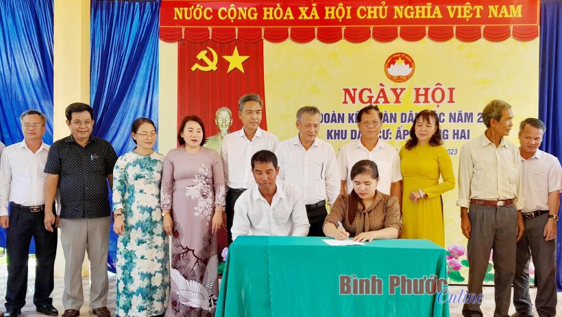 Ng&agrave;y hội đại đo&agrave;n kết điểm cấp tỉnh tại Lộc Ninh