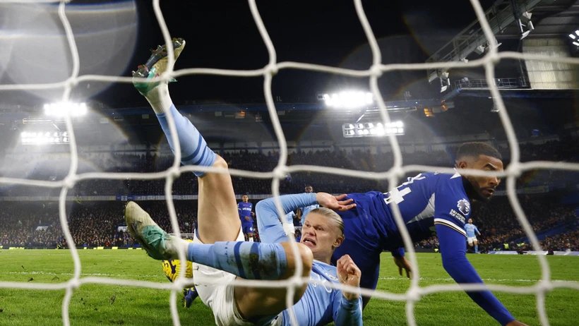 Premier League: Chelsea-Man City chia điểm điên rồ, Liverpool lên top 2